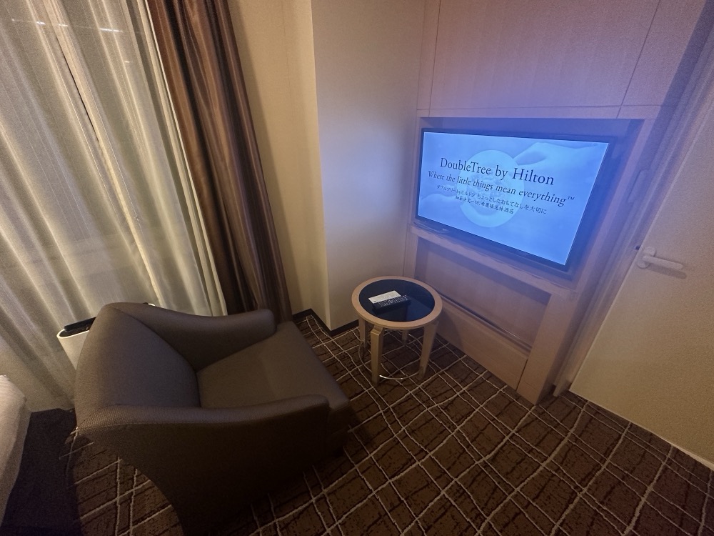 ソファとテレビ