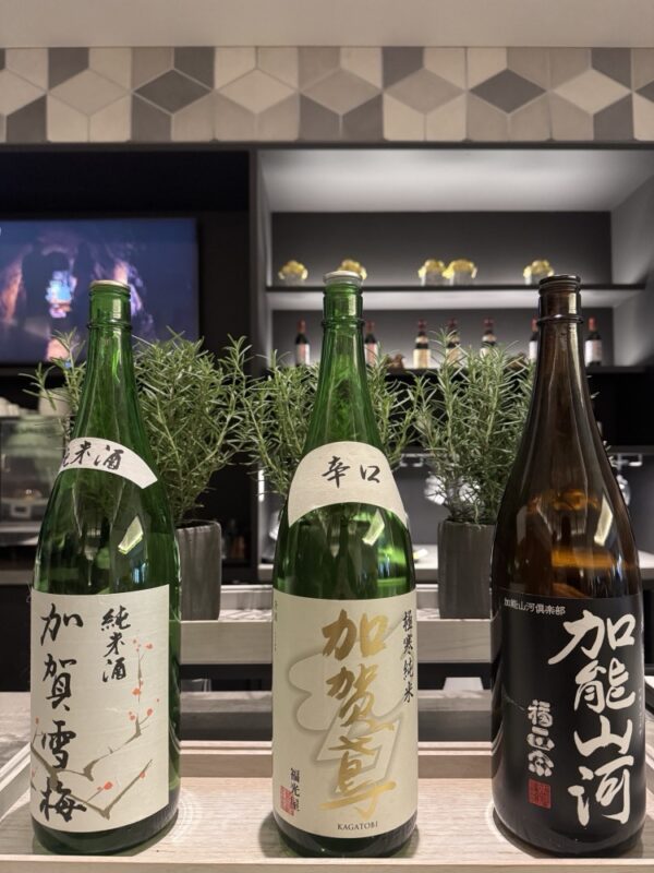 金沢の地酒が並ぶ