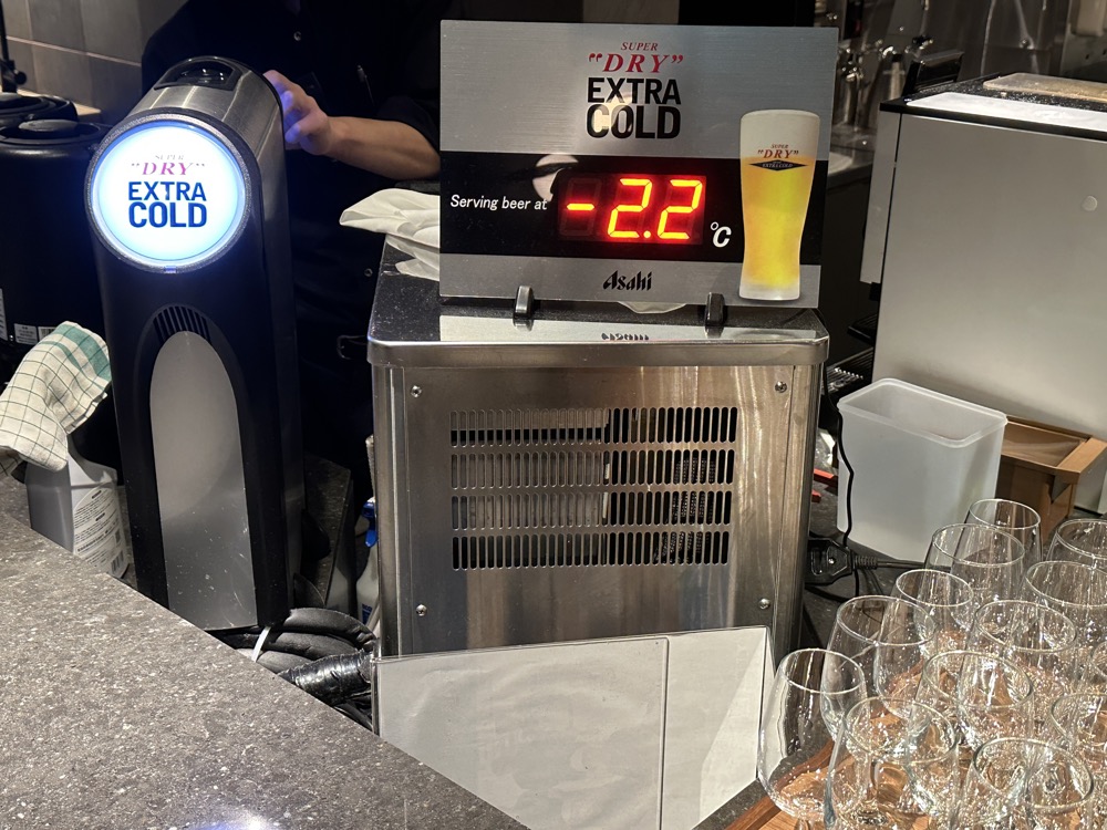 生ビールのサーバー。マイナス2.2度と表示されている