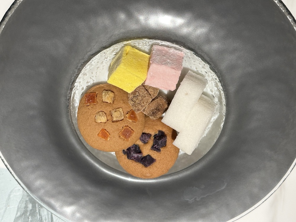 デザートも出ます