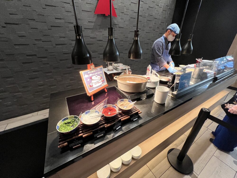 ライブキッチン。目の前で作ってくれる