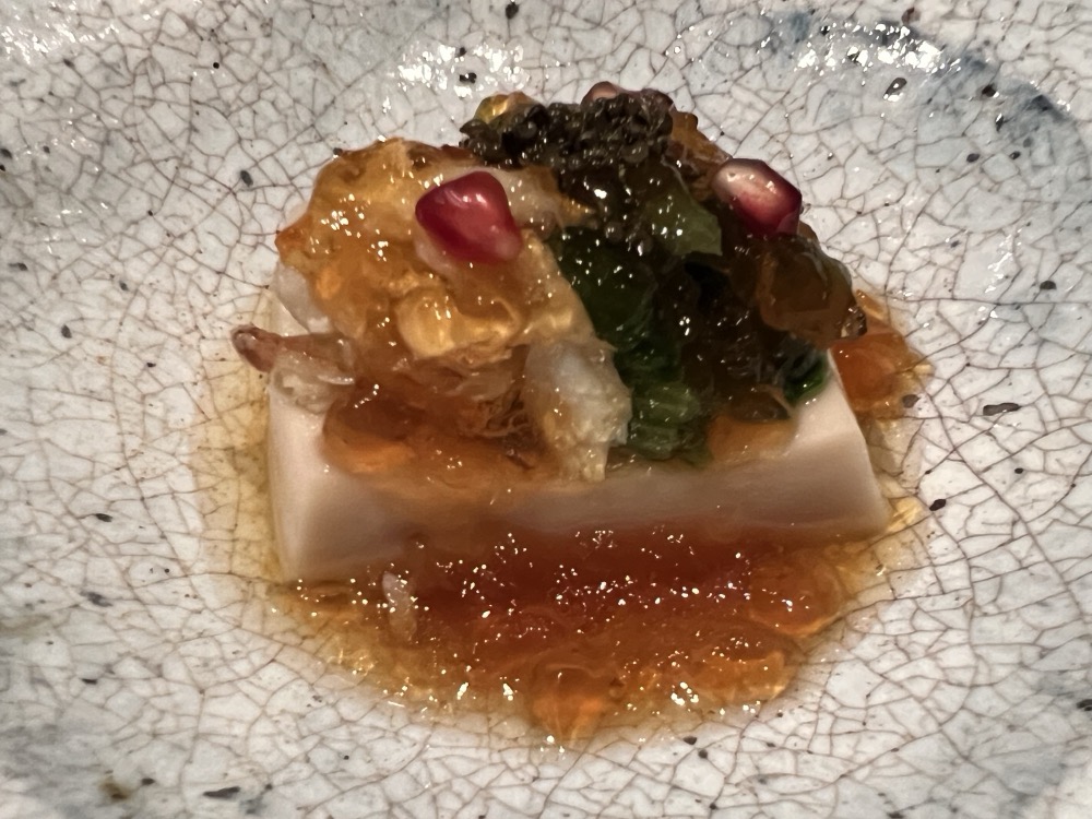 冷たい豆腐にあんをかけたもの