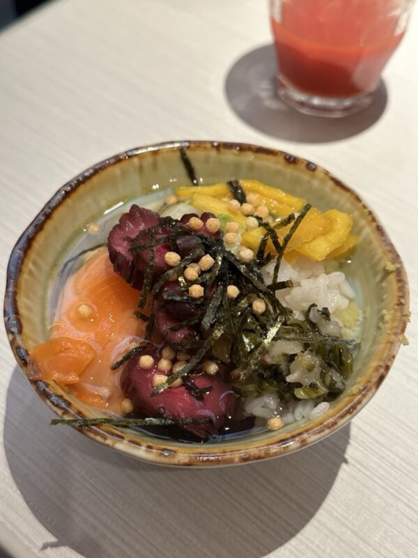 4か月後、別の滞在の朝食。やっぱり同じものを作っている