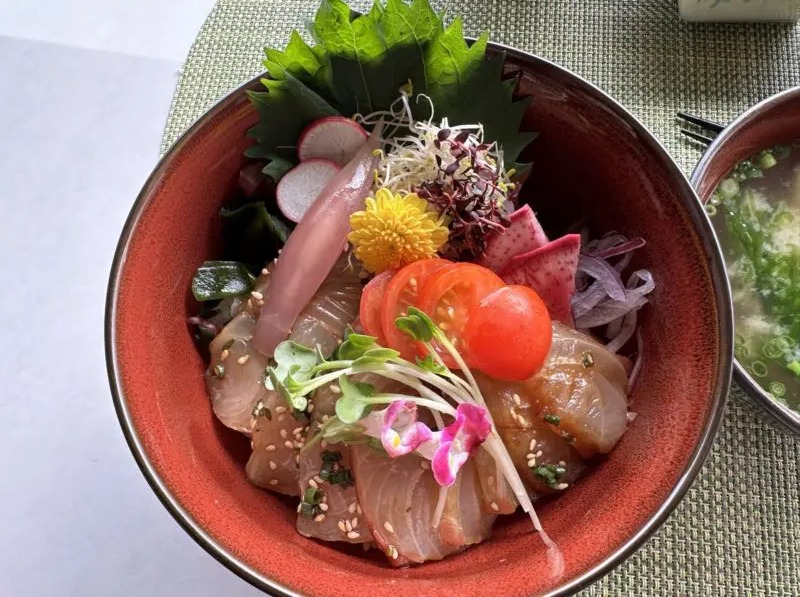 ランチの海鮮丼