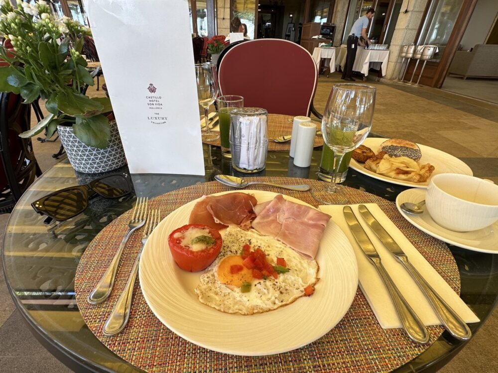 朝食のプレート