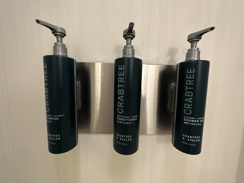 シャンプーはCrabtree & Evelynです