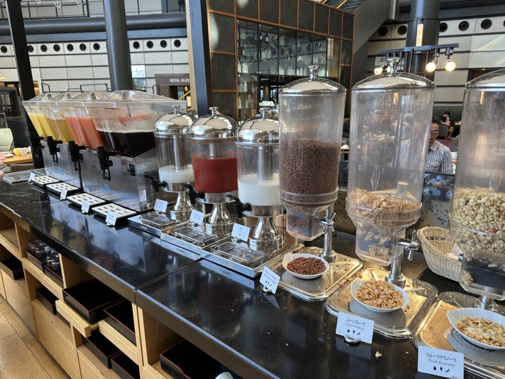 シリアルとジュースのコーナー