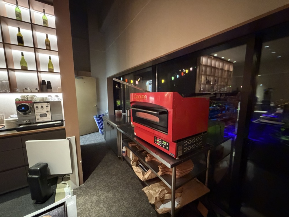 ピザ窯のあるお店です