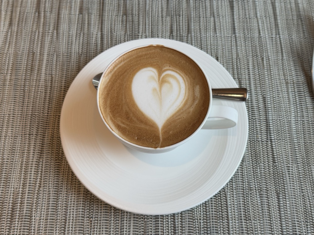コーヒーは1杯ずつ淹れてくれます