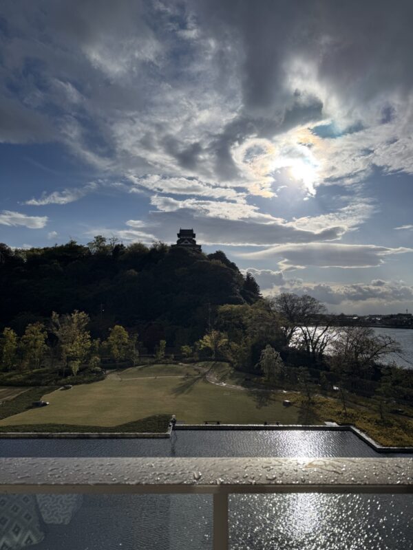 テラスから見た犬山城