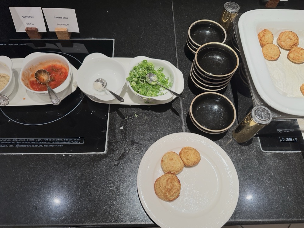 出汁と薬味も一緒に置いてあります