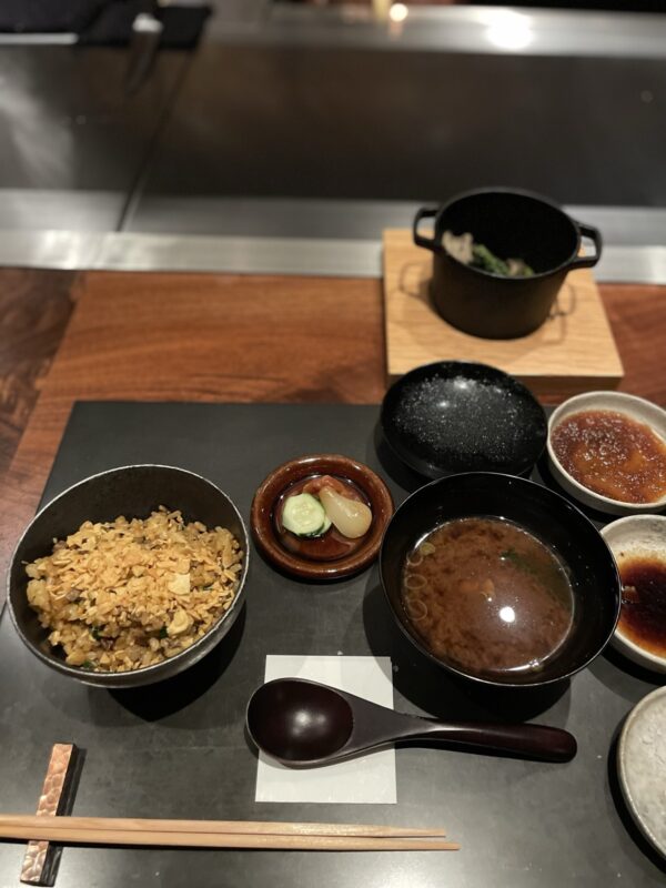 締めの炊き込みご飯と汁物