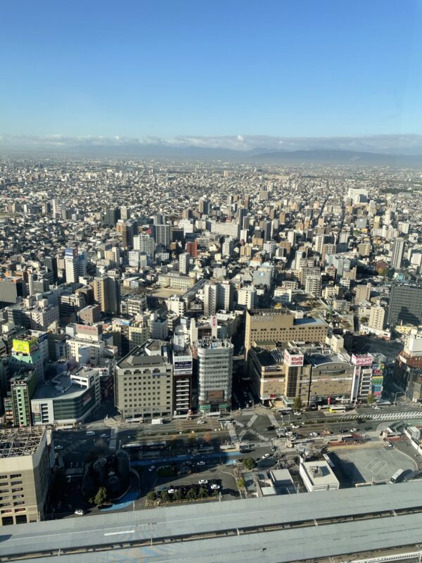 昼。名古屋駅前を見下ろします
