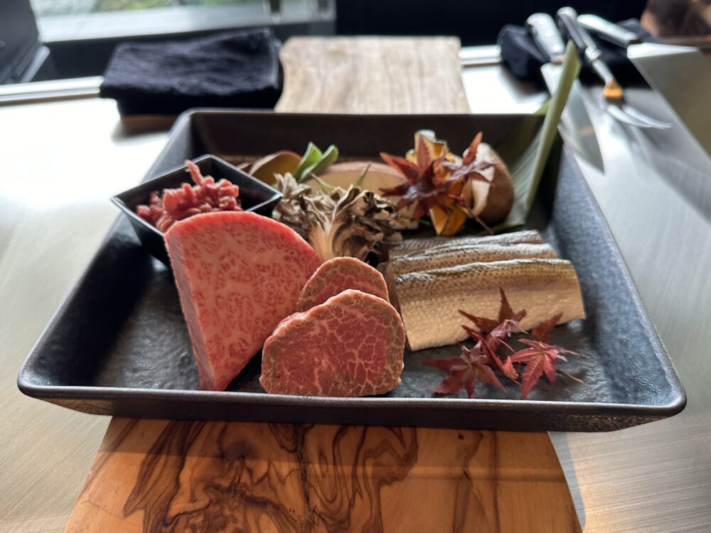 幻珠 鉄板焼きの食材プレート