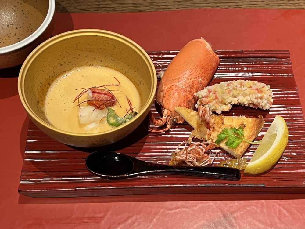 海老×海老。茶碗蒸しと海老の天ぷらの組み合わせ