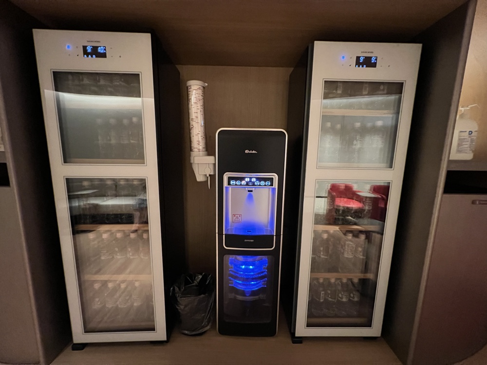 ドリンクは自由に取れます