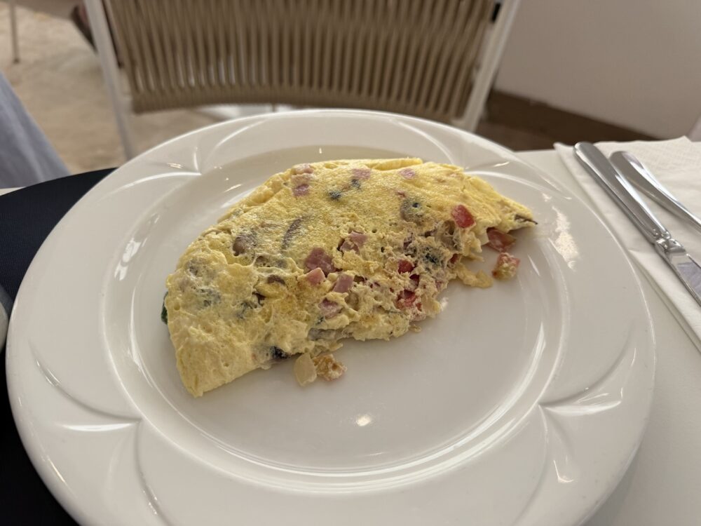 その場で焼いてくれるオムレツ