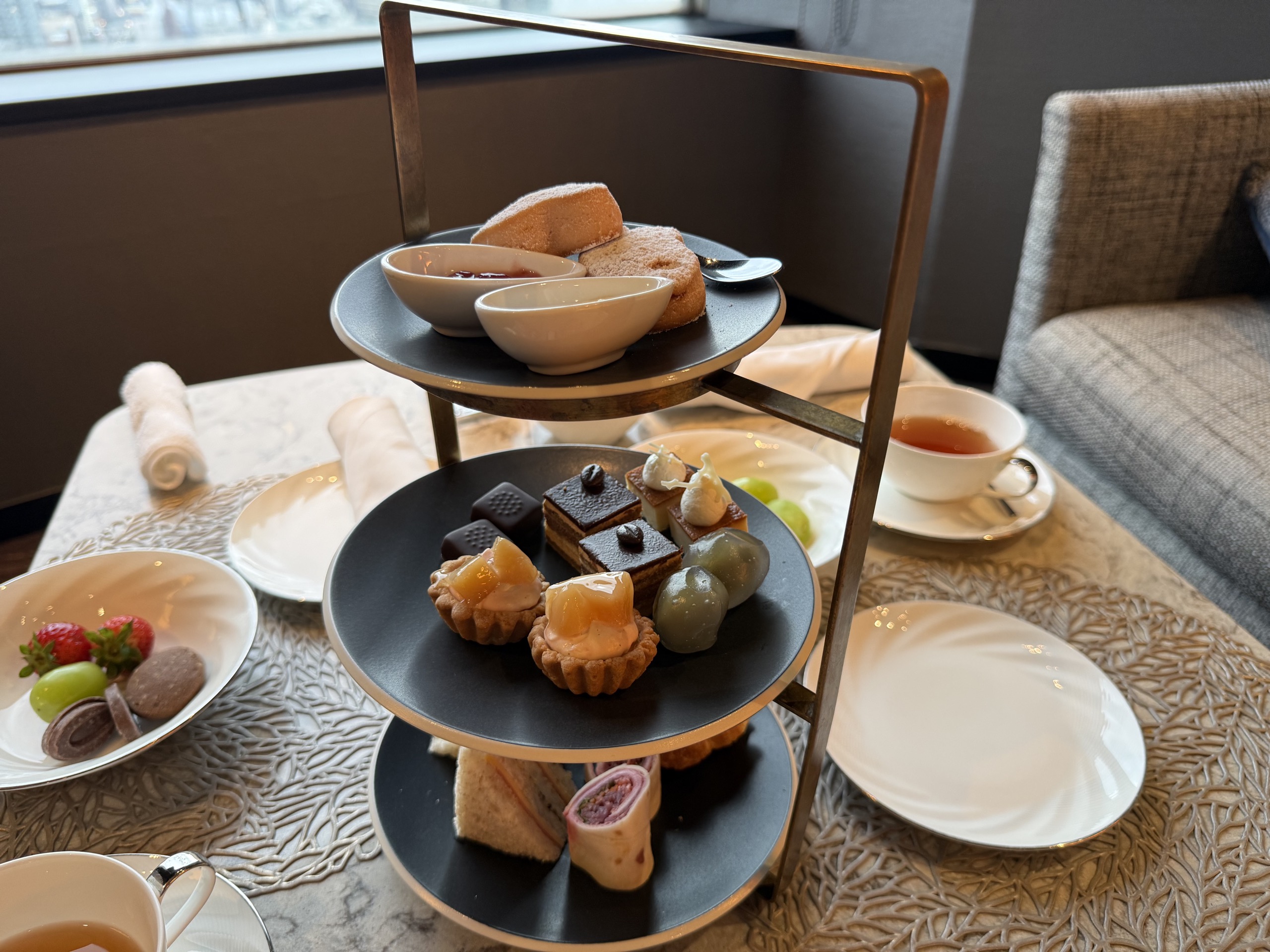 スコーンとケーキやタルト