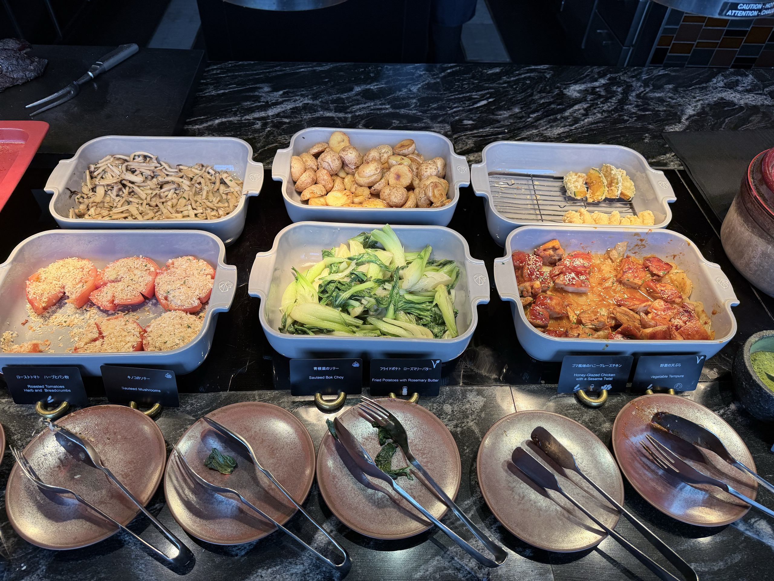朝食の温かい料理