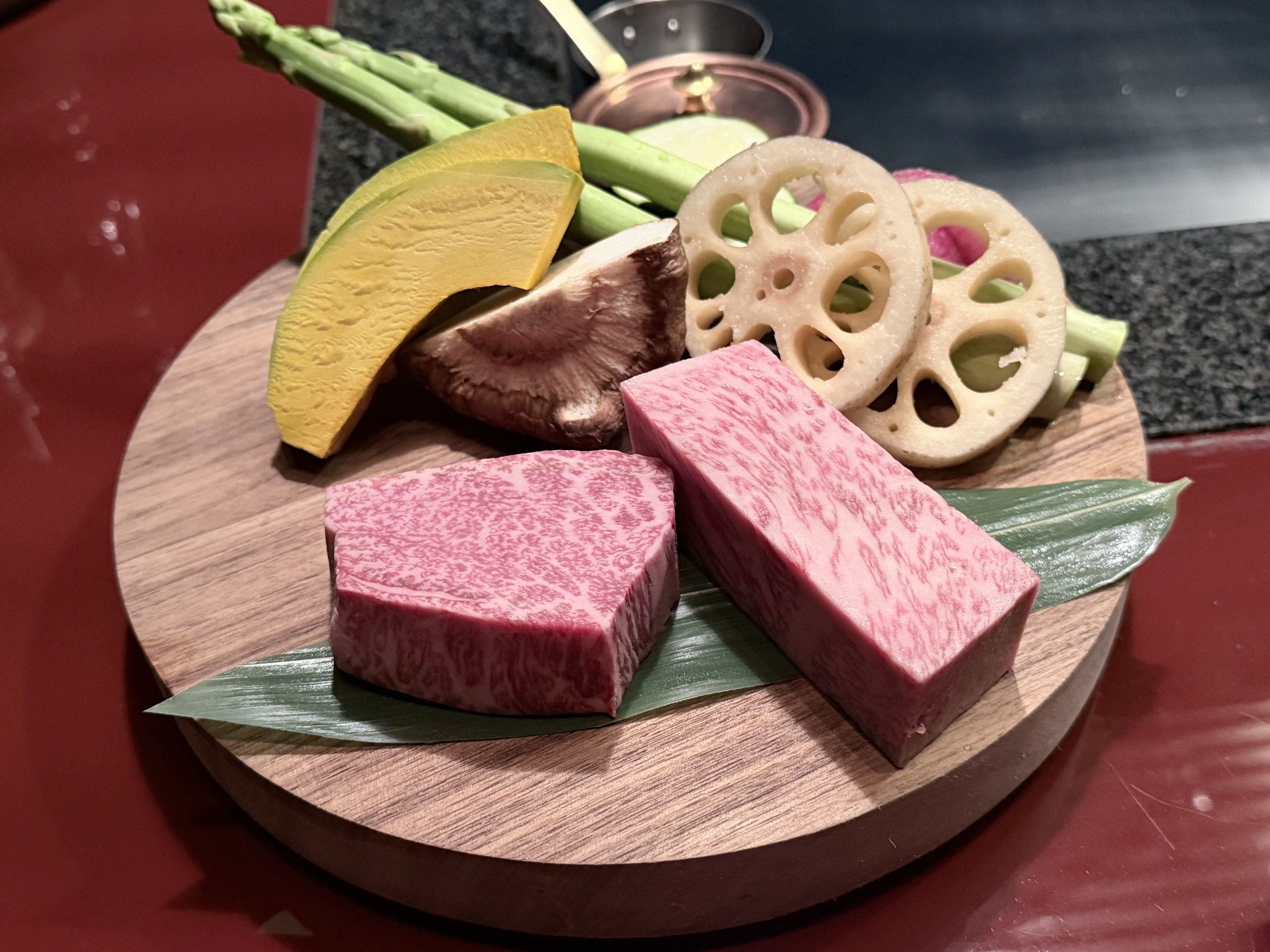 焼く前の牛肉と野菜