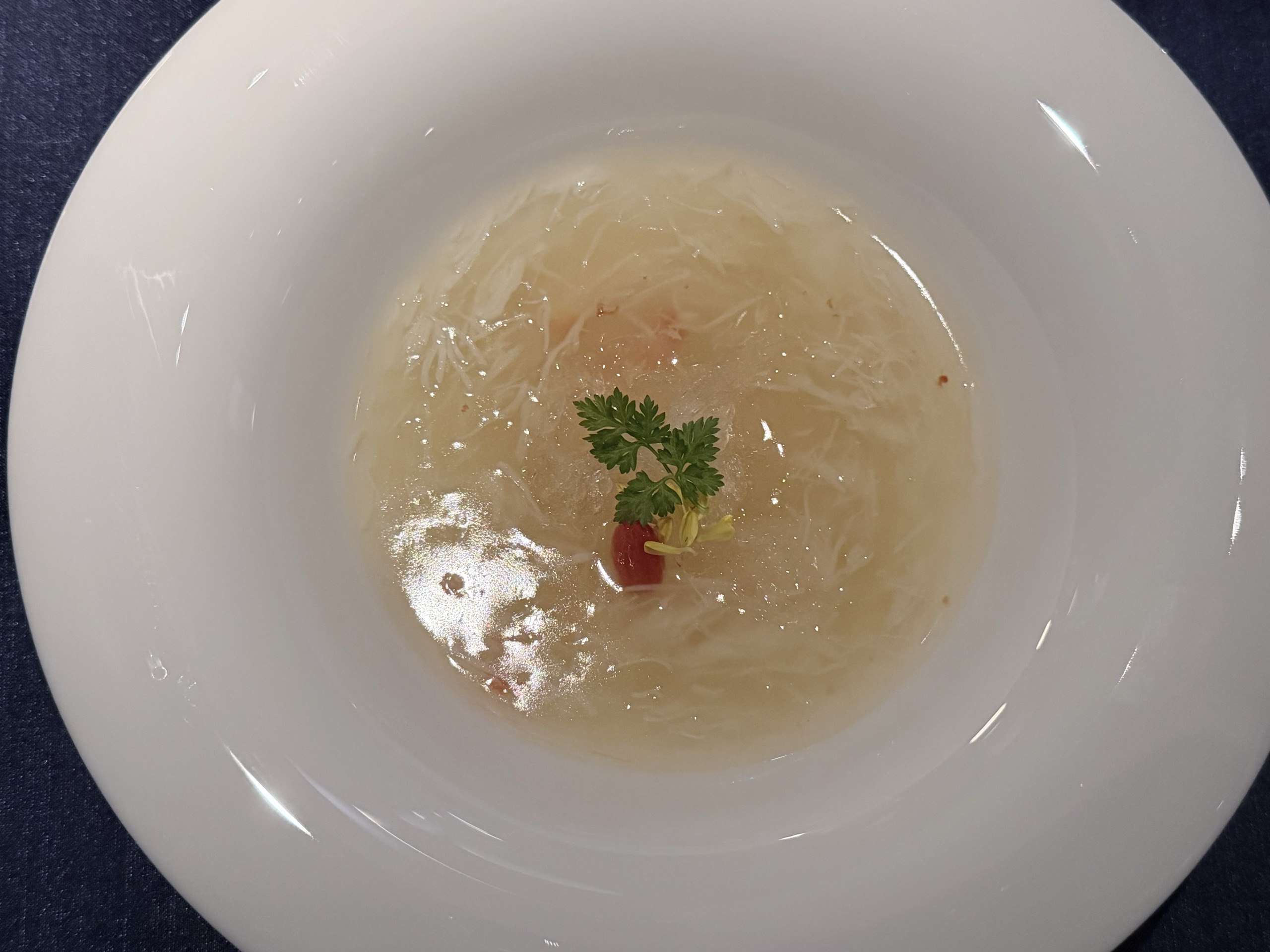 蟹肉とツバメの巣のとろみスープ