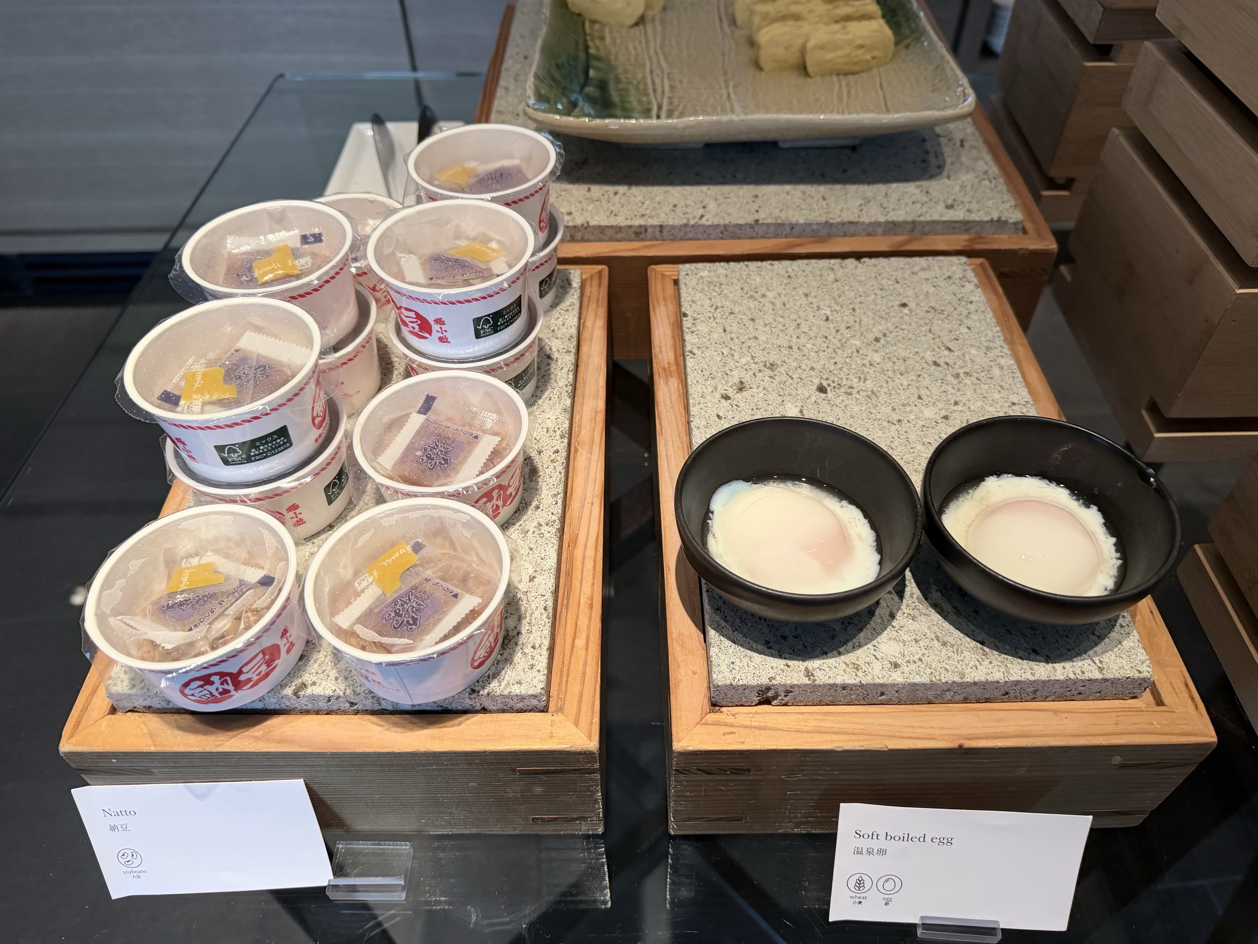 ラウンジの納豆と温泉卵のコーナー