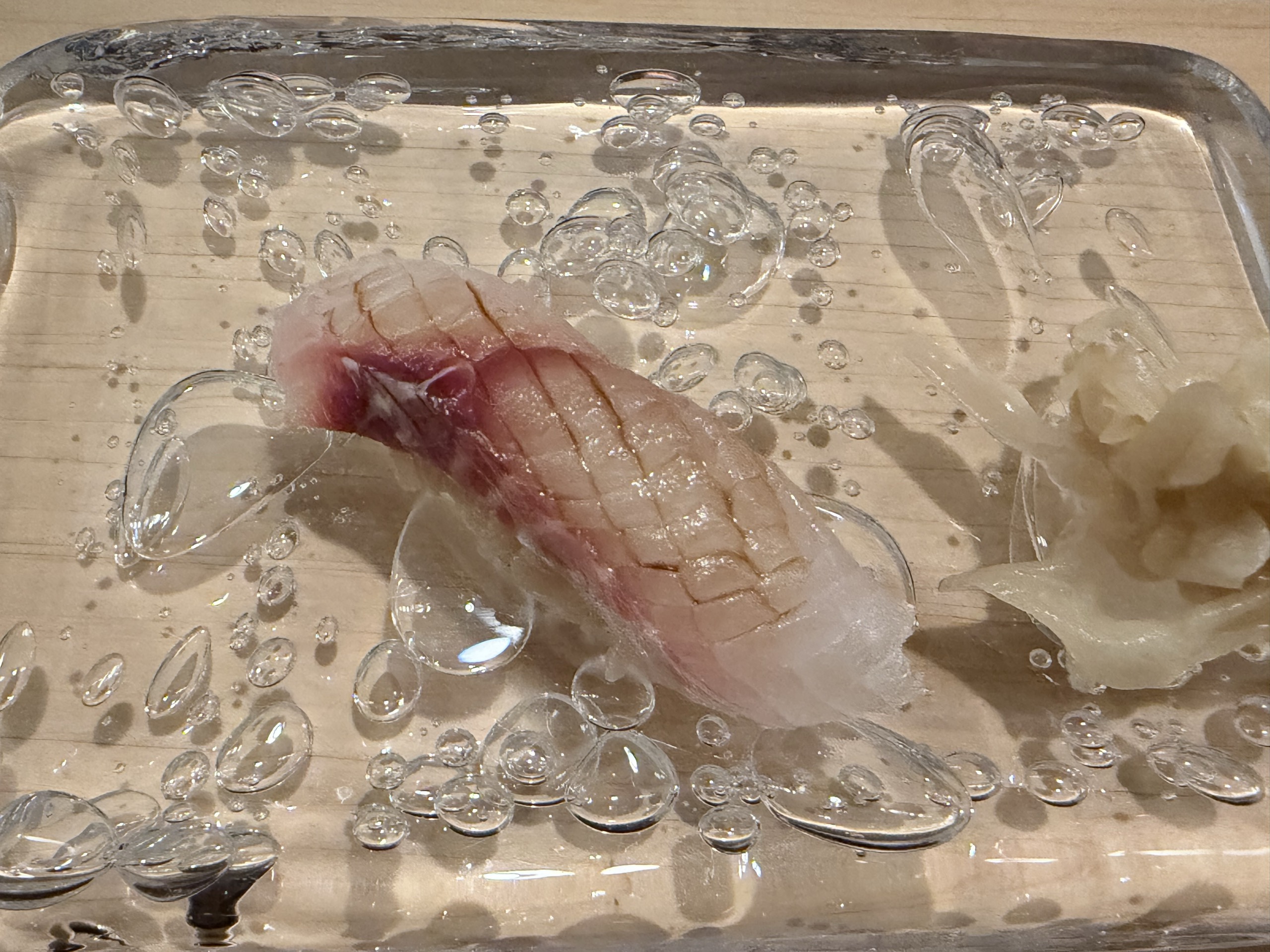 蔵の寿司コース 1貫目 長崎イサキの握り