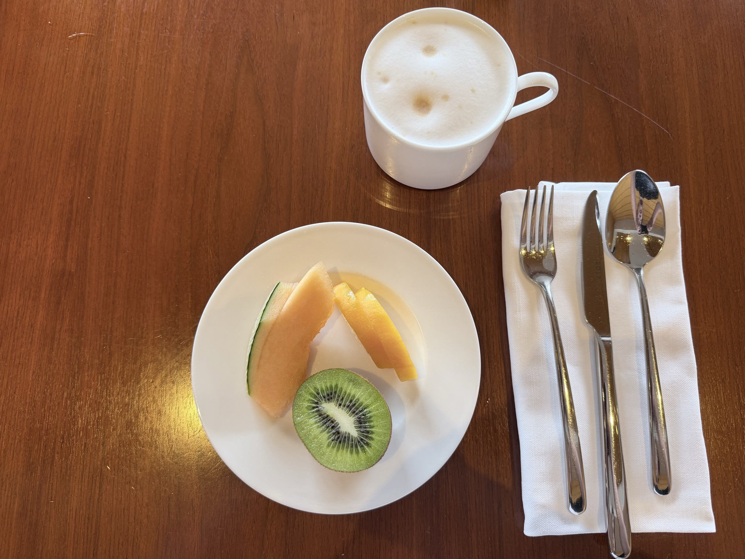 メロンとキウイとカプチーノ
