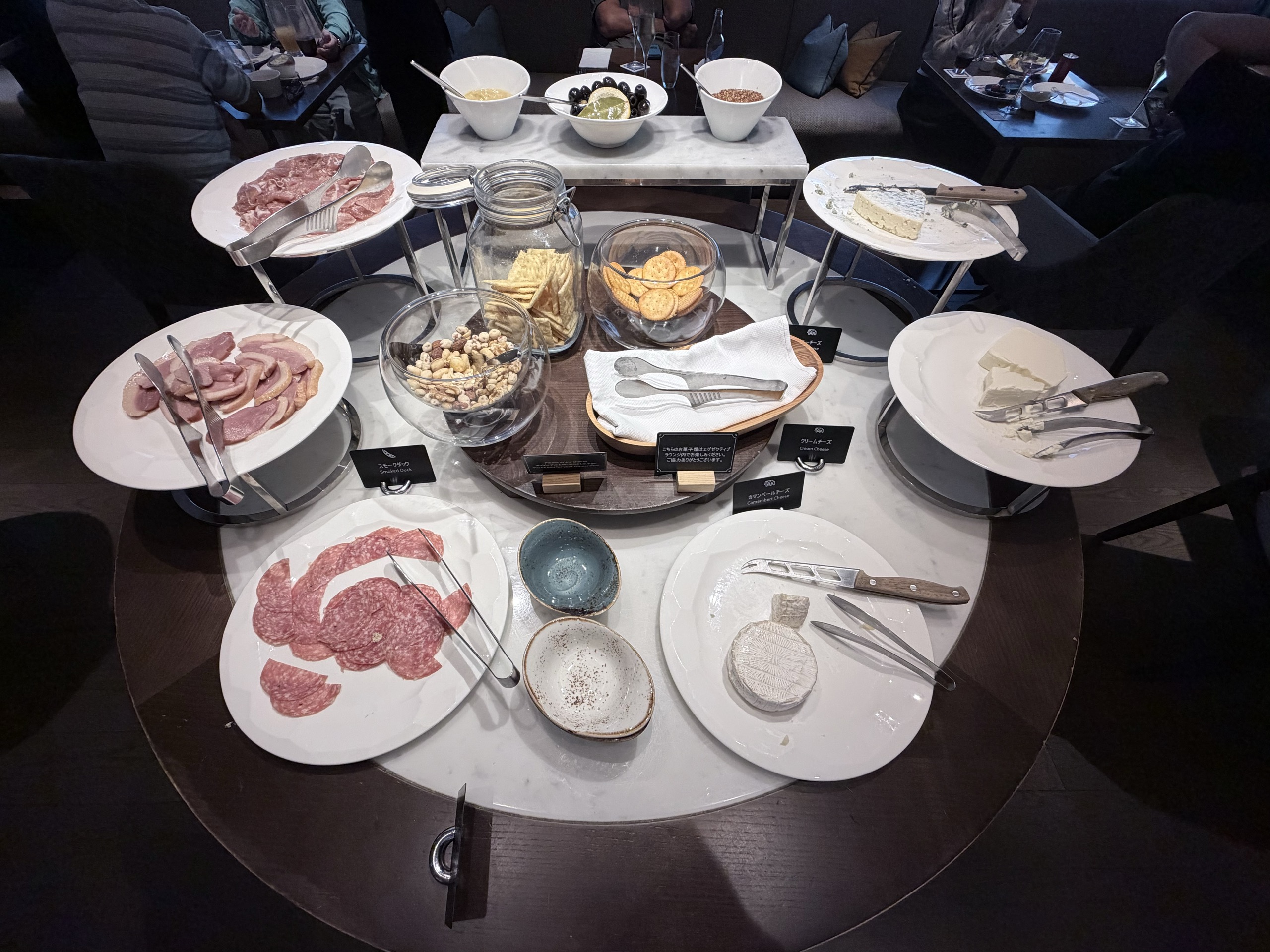 ハムとチーズ、クリームチーズの軽食