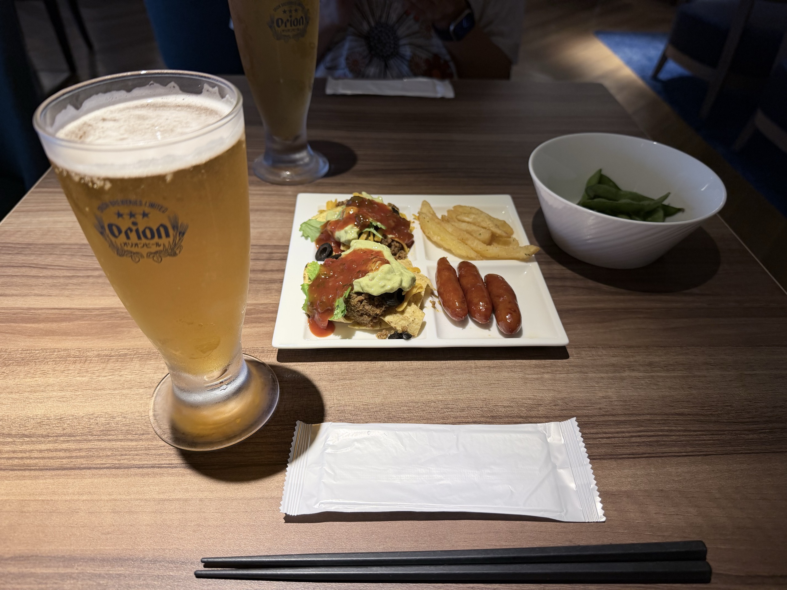 オリオンビールとカクテルタイムの料理