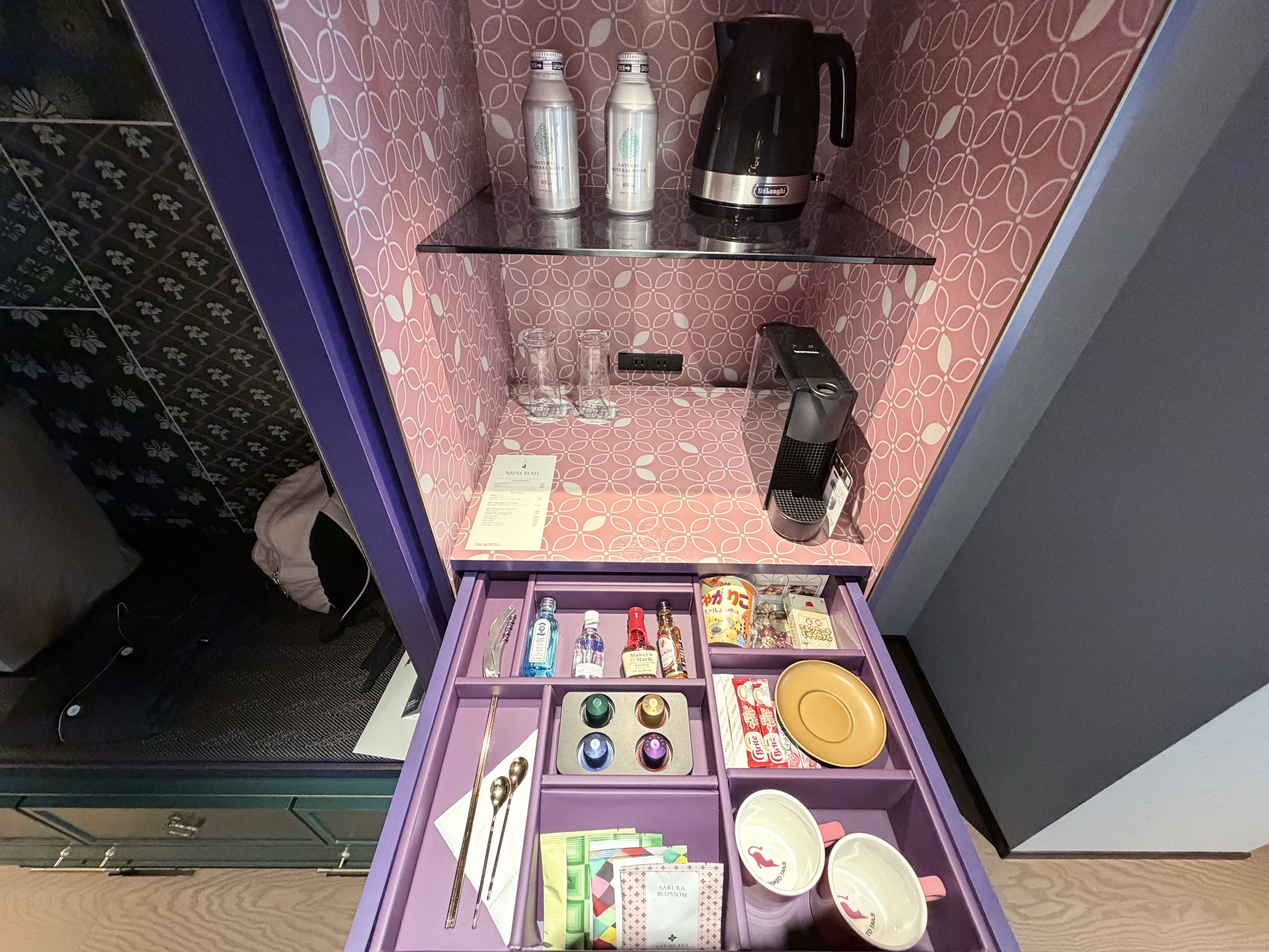 客室の棚
