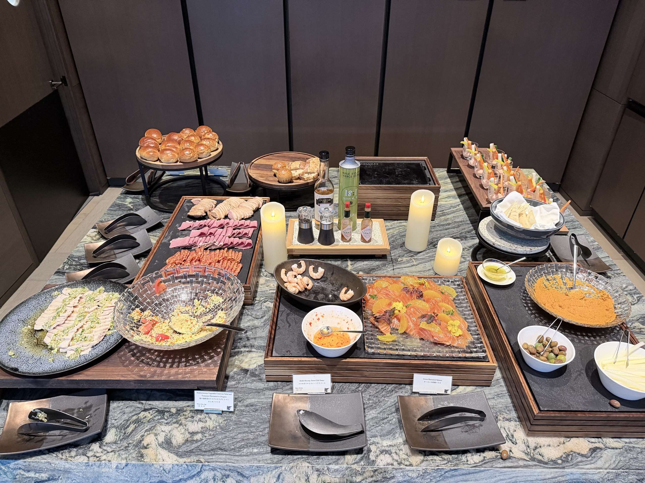 JWマリオット・ホテル東京のラウンジの、オードブルのコーナー