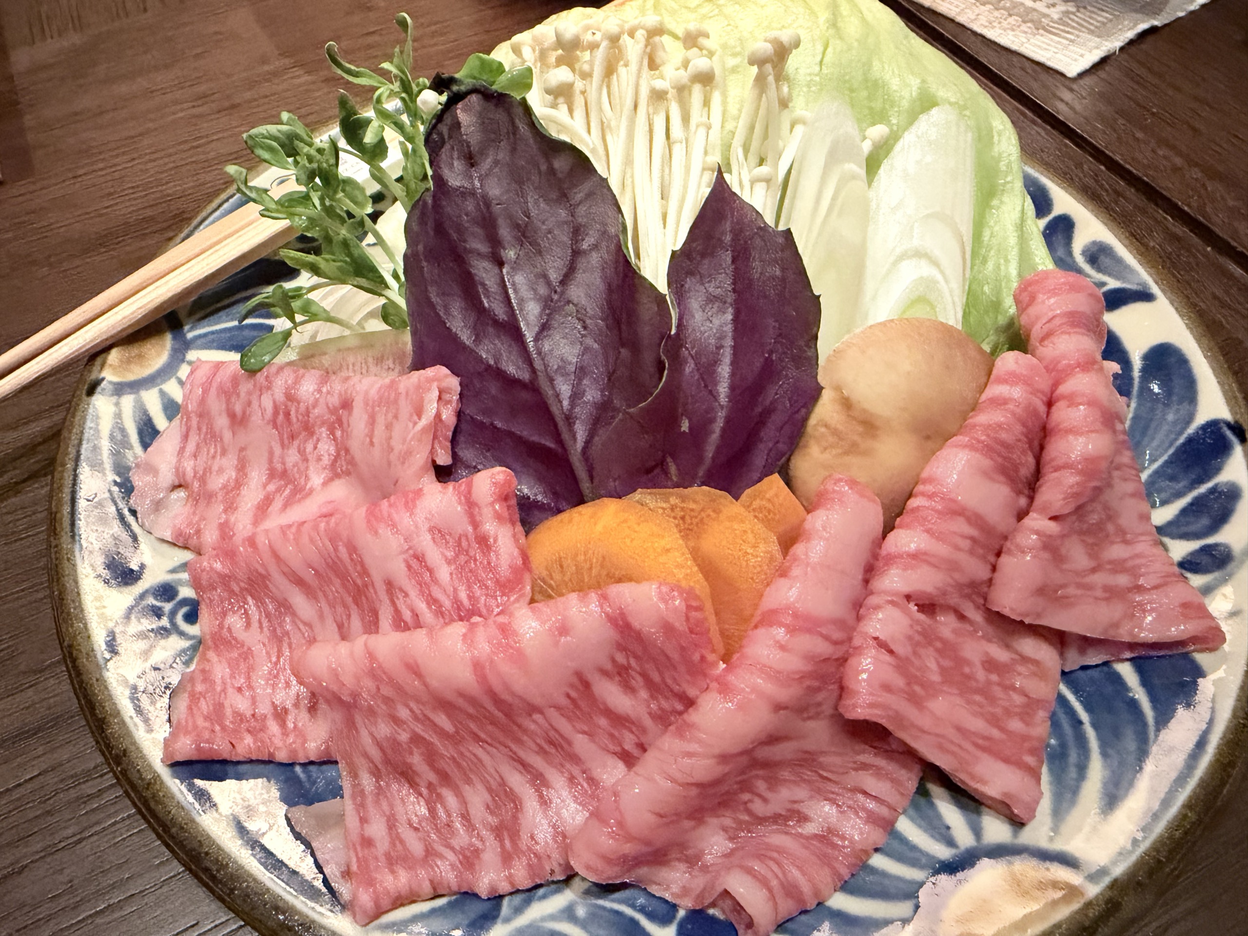 しゃぶしゃぶの牛肉と野菜