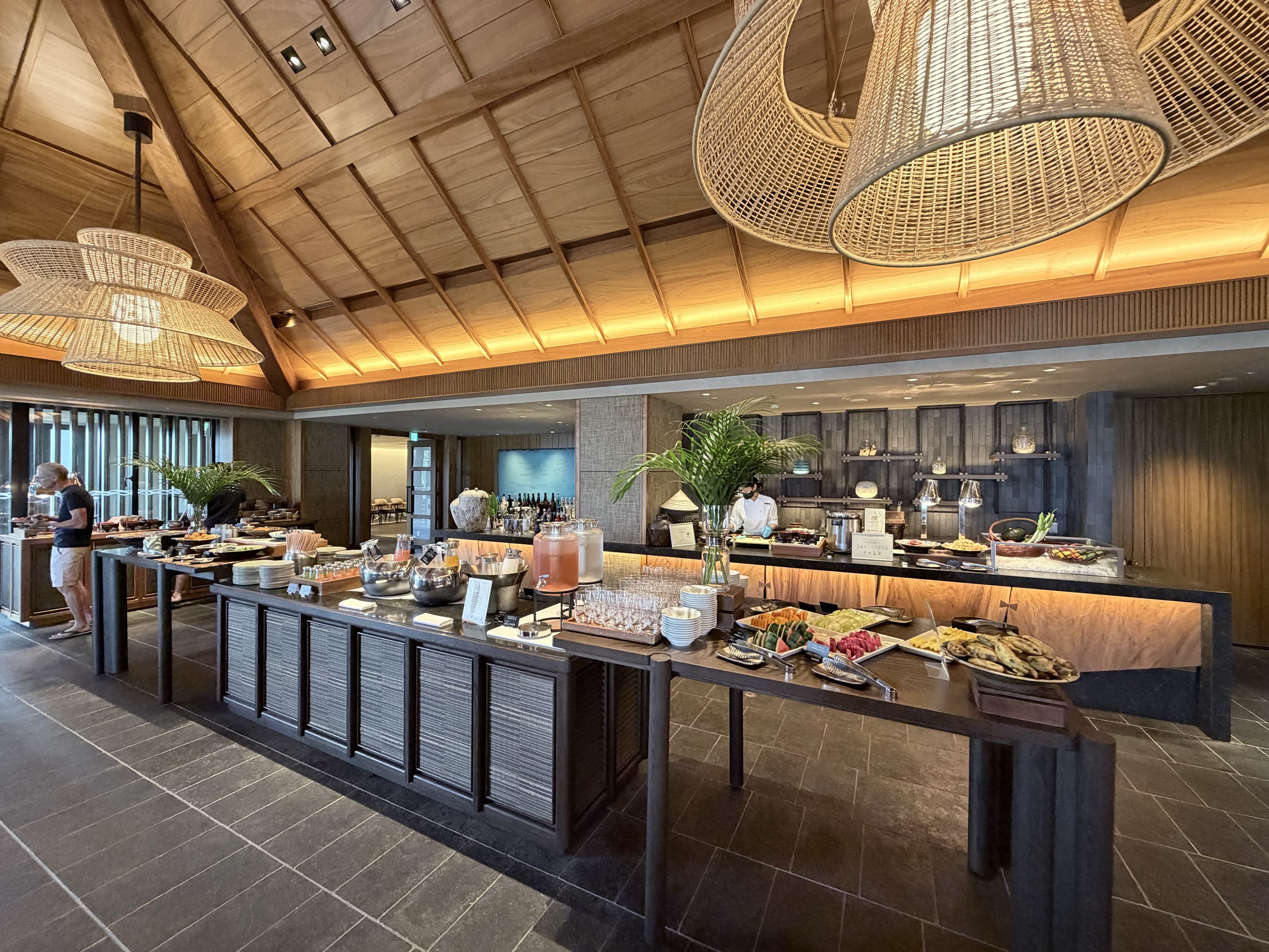 リッツ・カールトン沖縄のグスクの朝食ビュッフェの会場