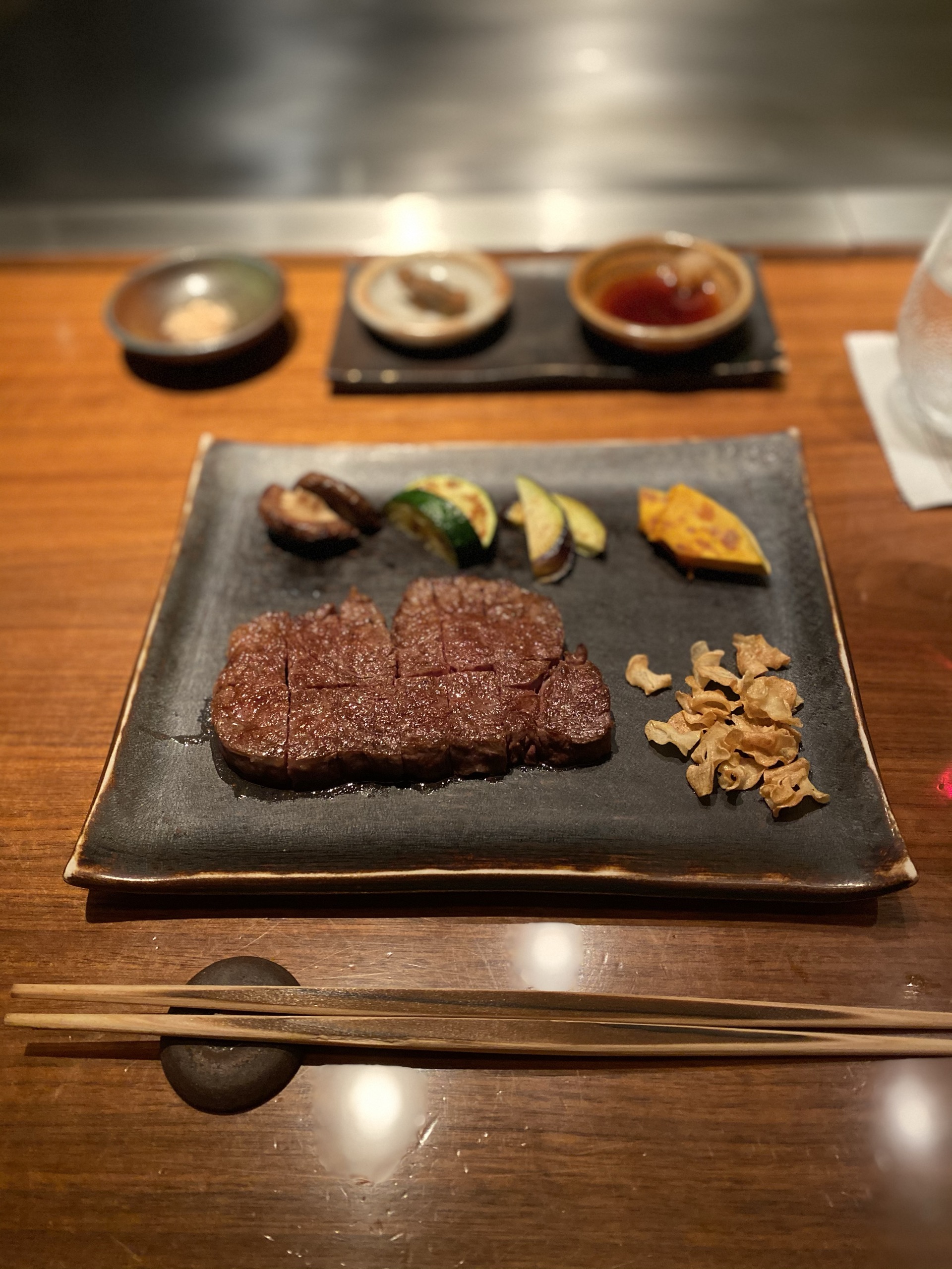 焼いて切ったお肉と野菜